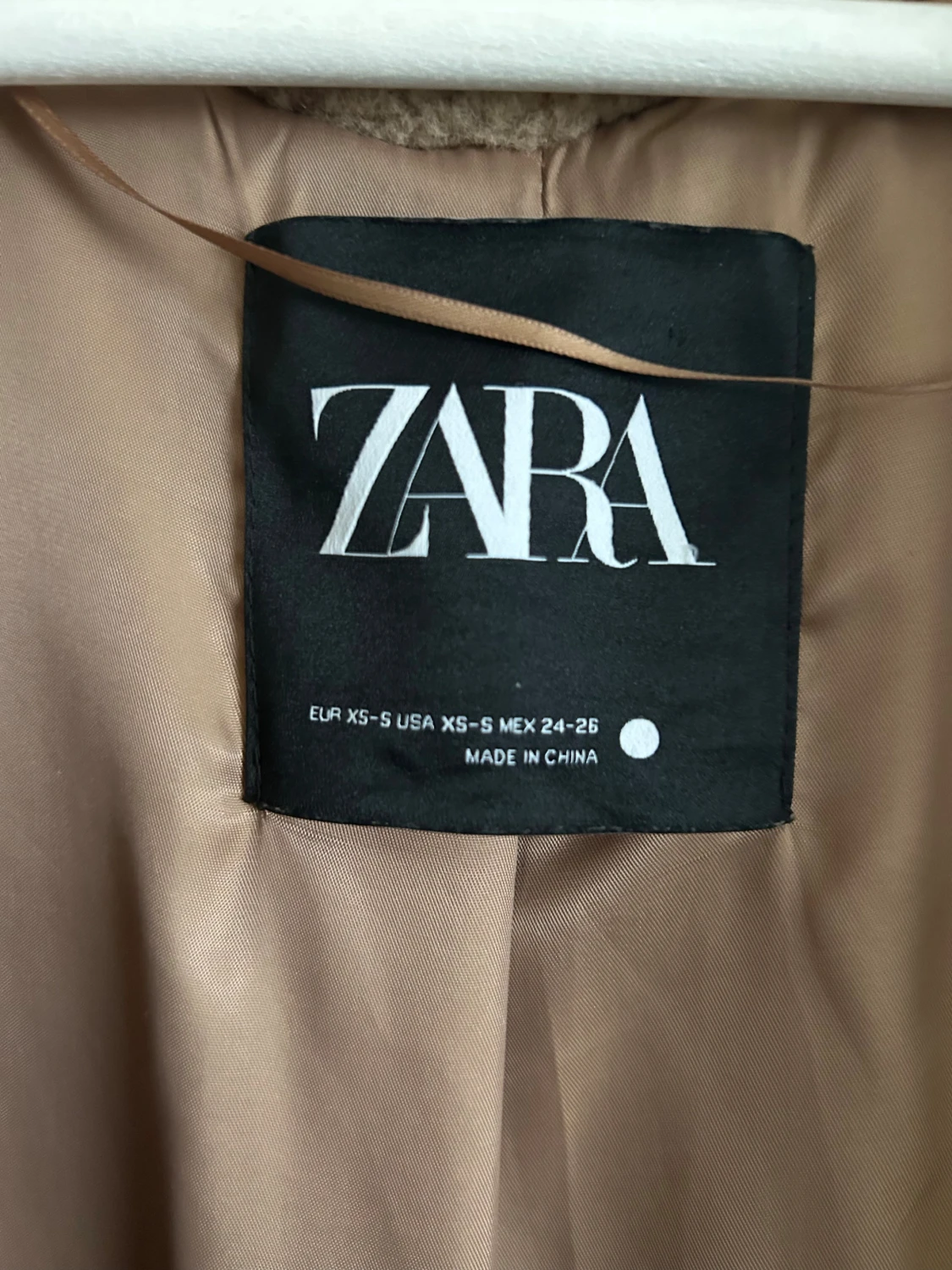 Beige teddyjacka från Zara XS-S - 3