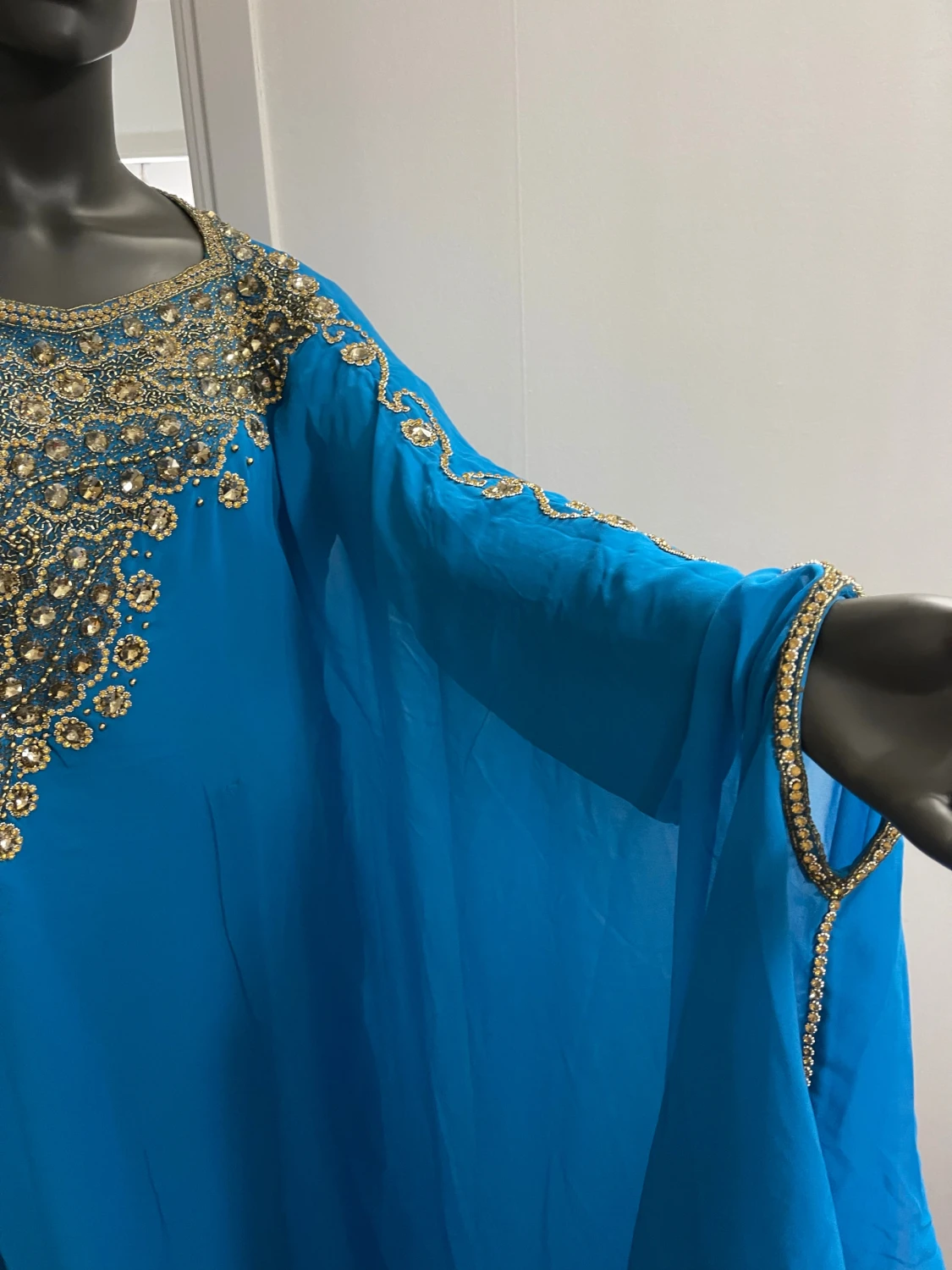 Blå långklänning med paljetter - 5