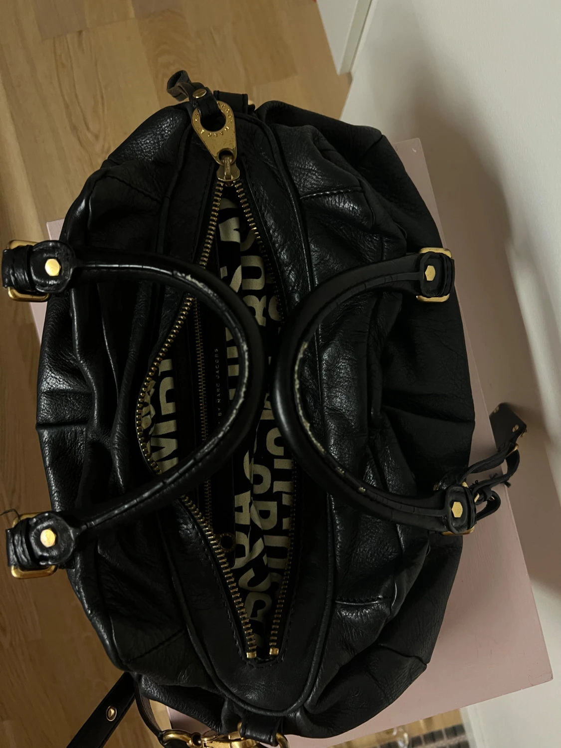 Svart handväska från Marc Jacobs - 2