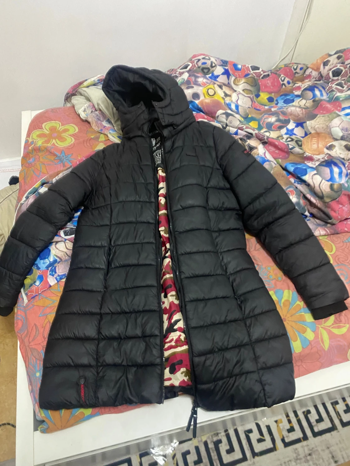 Svart lång dunjacka med huva - 2