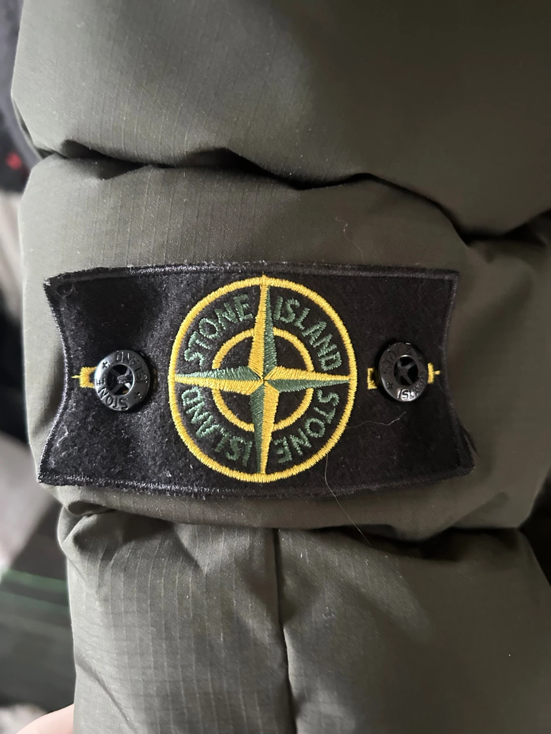 Olivgrön dunväst från Stone Island - 3