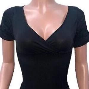 y2k 2000s topp - ribbad topp från nelly i storlek s. första bilden är lånad. använd ”köp nu”. 3/12-2025