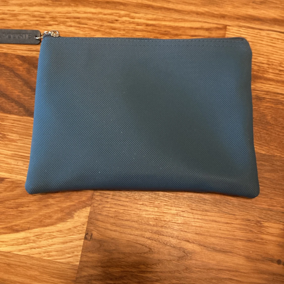 Blå kuvertväska från Lacoste - 1