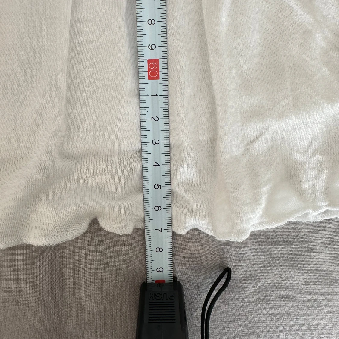 Vit somrig volangklänning  - 2