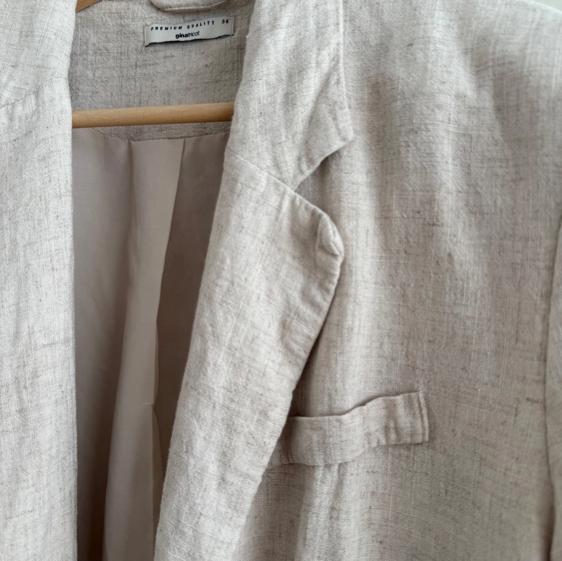 Kavaj i linnematerial från Gina Tricot - 1