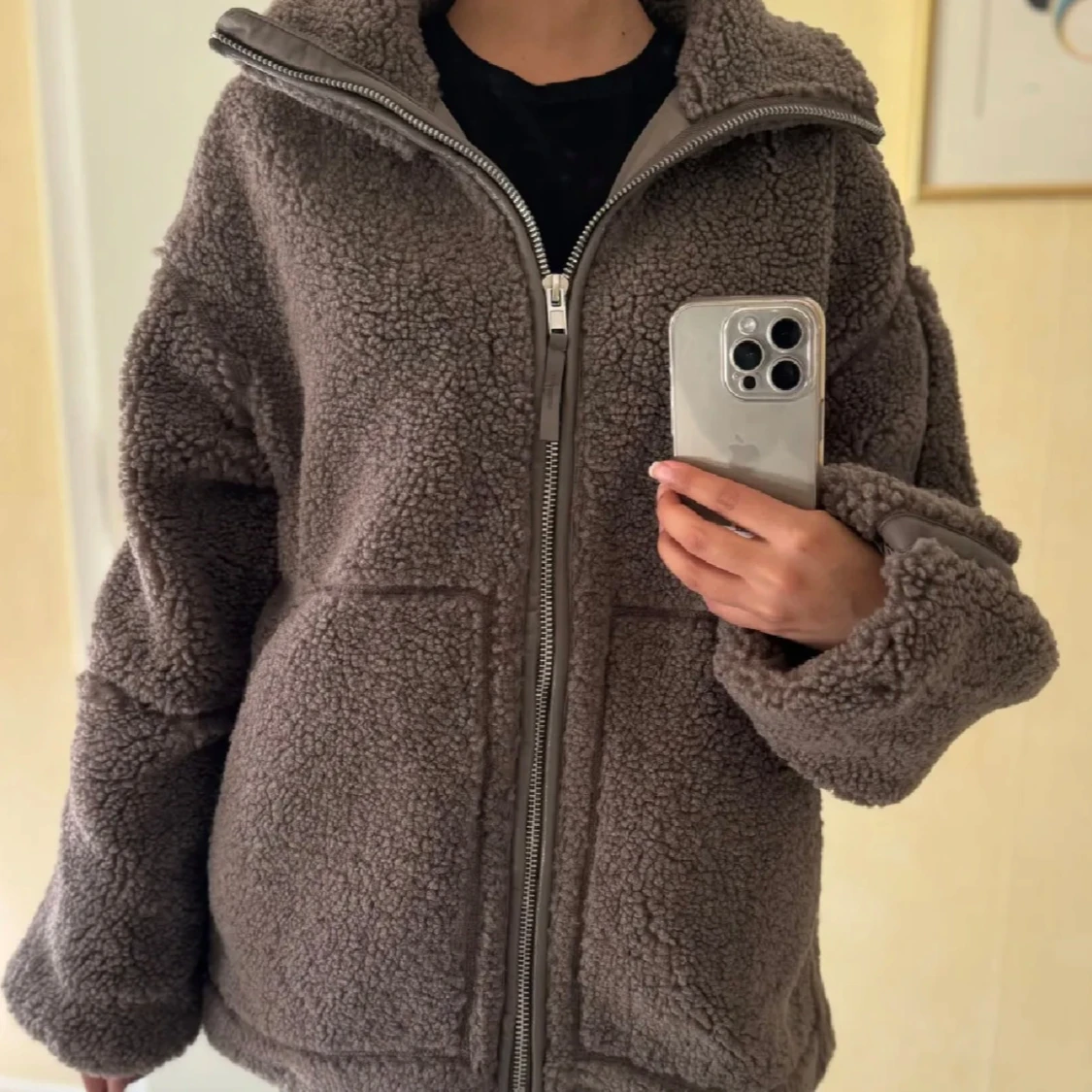 Brun teddyjacka från H&M, storlek M