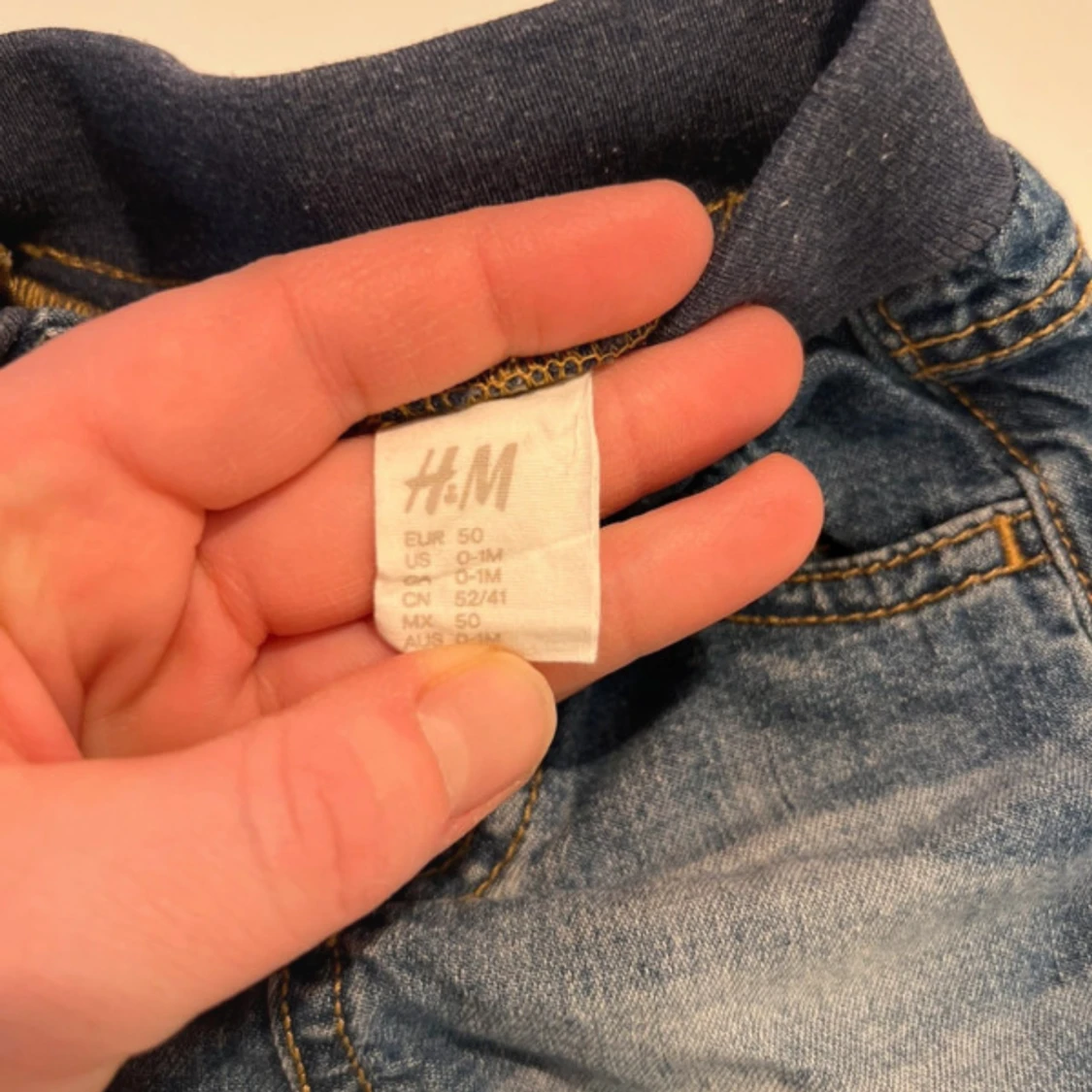 Blå jeansshorts från H&M, stl 50 bebis  - 3