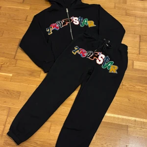 Trapstar tracksuit  - Svart tracksuit från trapstar. Helt ny - aldrig använt! Storlek L. 