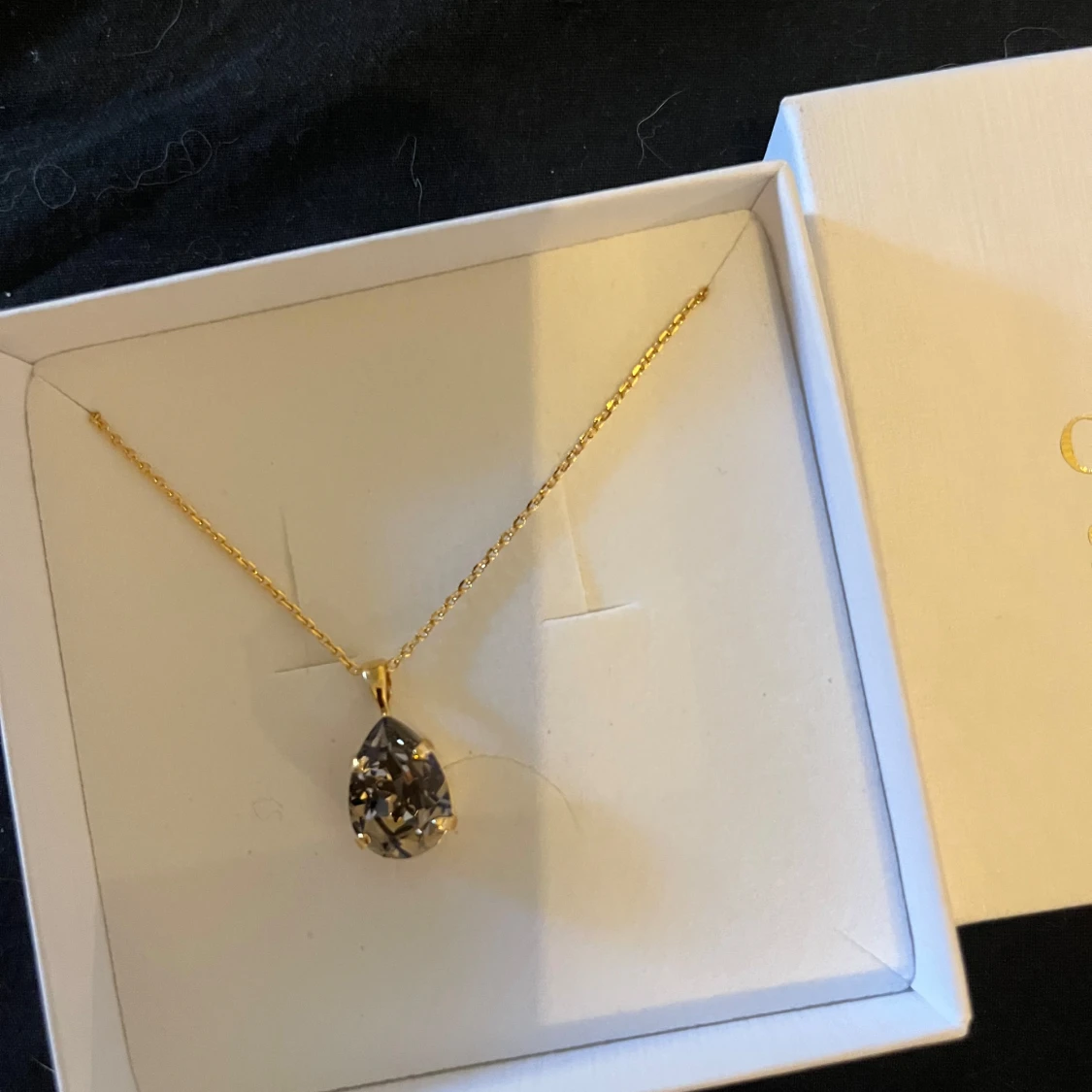 Guldigt halsband Caroline Svedbom - 1