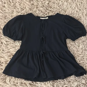  Blå blus från Gina tricot - En blå blus från Gina tricot!