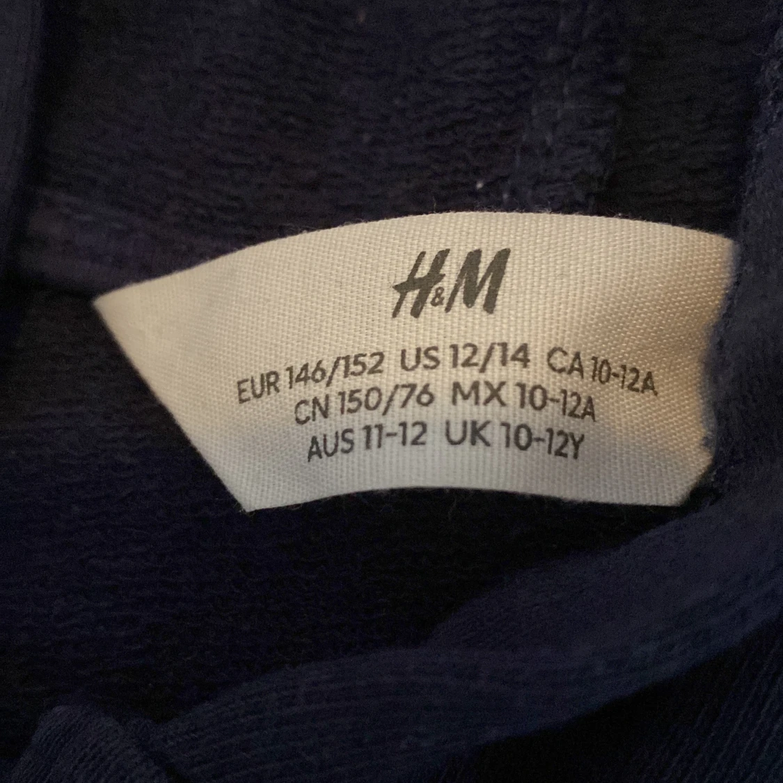 Mörkblå Yale hoodie från H&M - 1