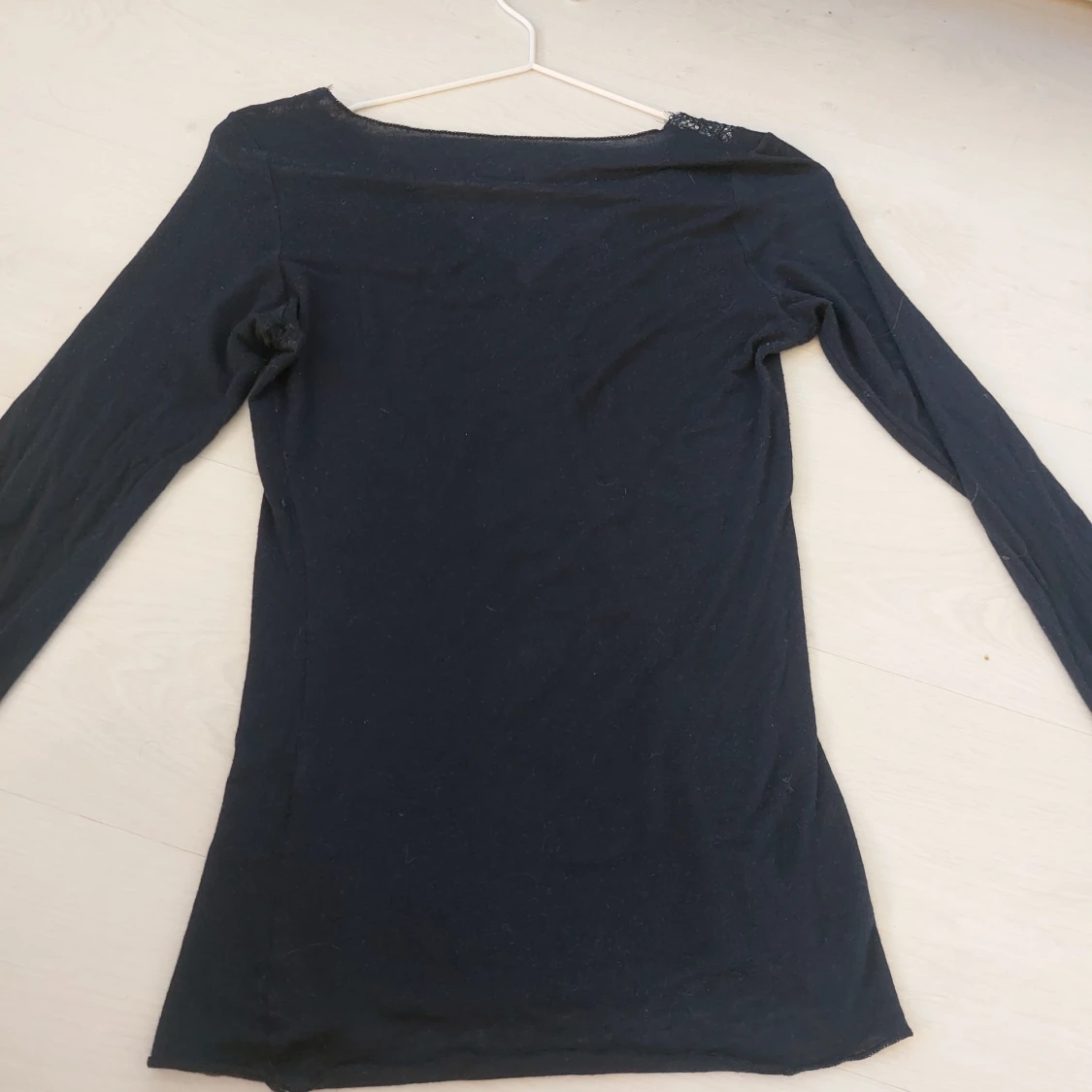 Mörkblå intimisimi tröja - 1