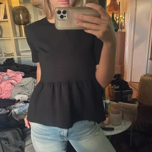 Peplum topp - Topp från Zara i storlek L