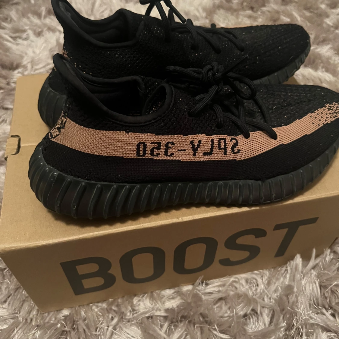 Adidas Yeezy Boost 350 V2 Black/Copper
