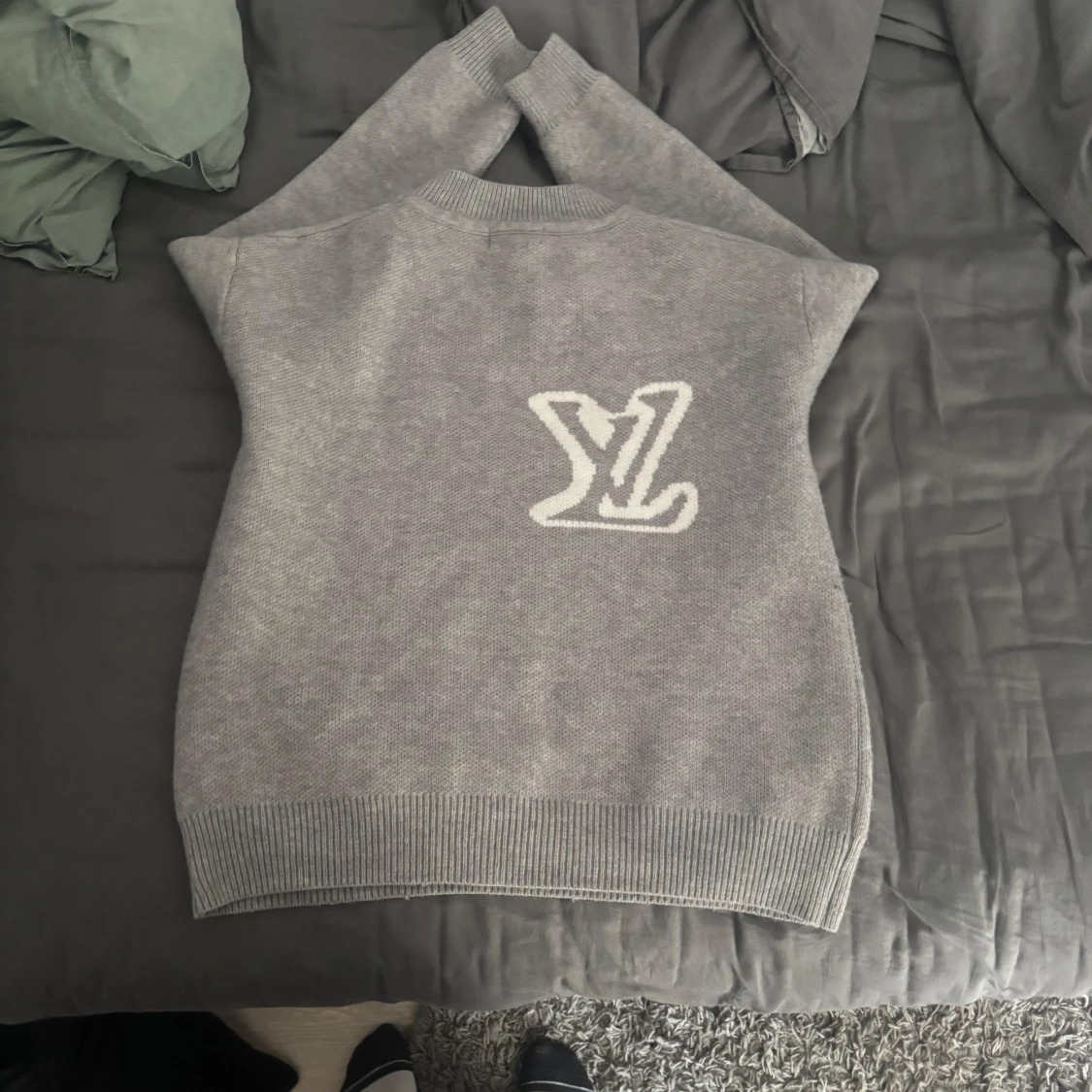 Grå stickad tröja Louis Vuitton - 1