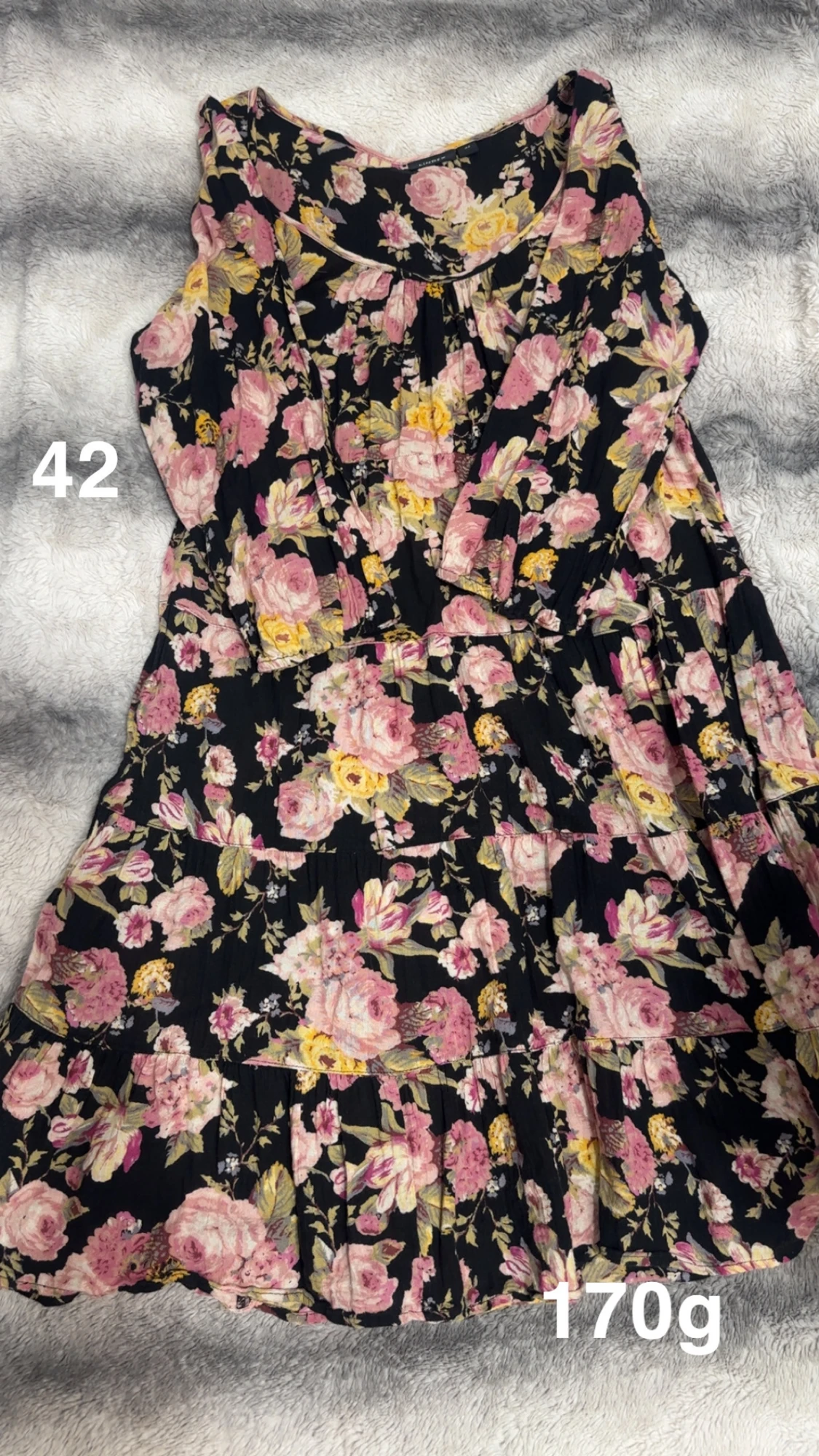 Klänning från Lindex med trekvartsärm