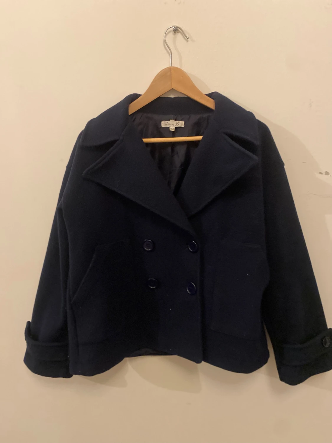 Mörkblå skepparkavaj från Designers