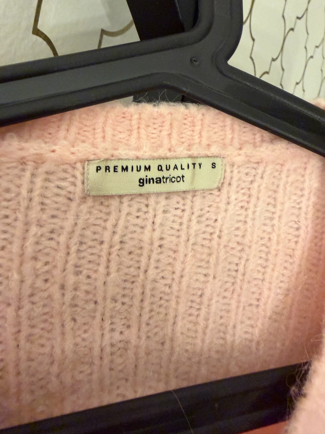 Ljusrosa stickad kofta från Gina Tricot - 1