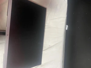 Jättefin hp skärm - En jättefin dataskärm från hp. Nypris ca 6000kr köpes eller bytes mot en KuKurin elr en Elsparkcykel. Jag är en grabb på 13 år som försöker spara till en Elsparkcykel! Jag kommer damma av den innan den fraktas!