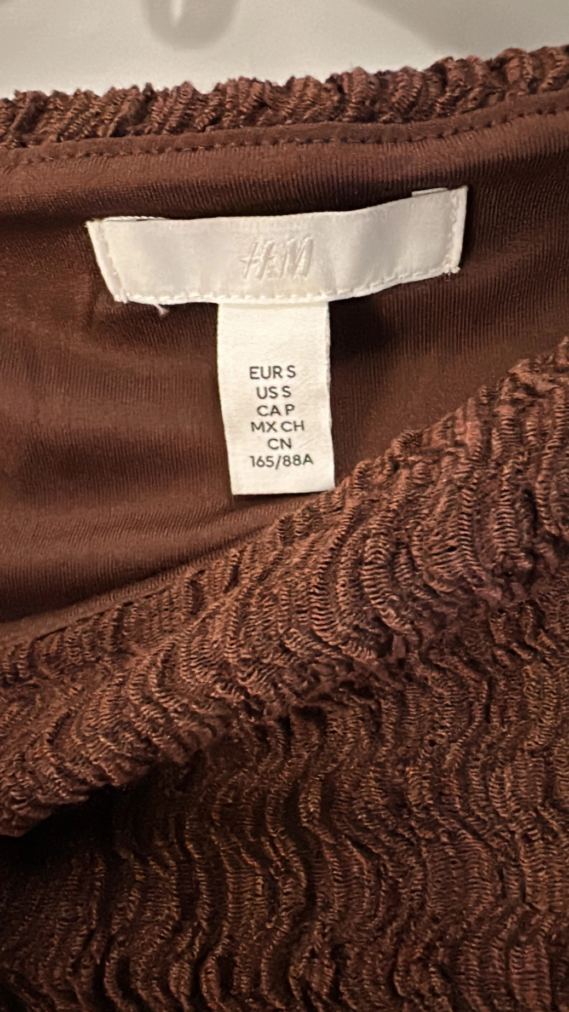 Brun strukturerad klänning från H&M - 1