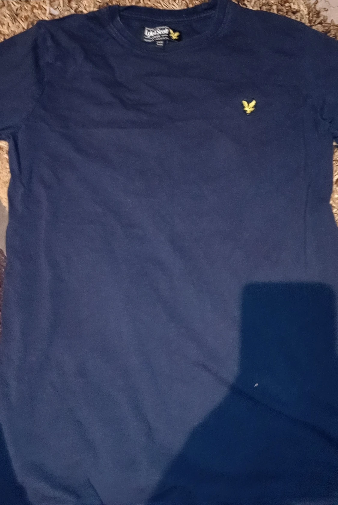 Marinblå t-shirt från Lyle & Scott - 1
