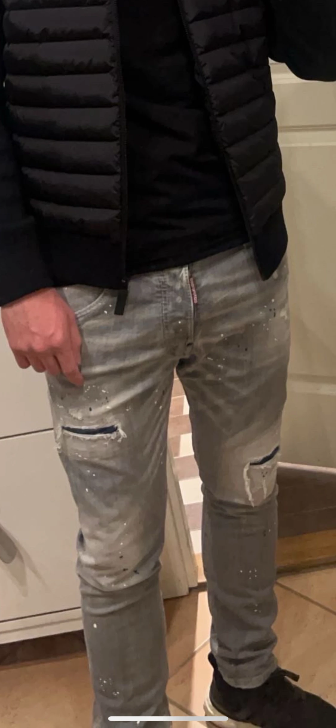 Grå dsquared2 jeans från Urban Modern  - 2