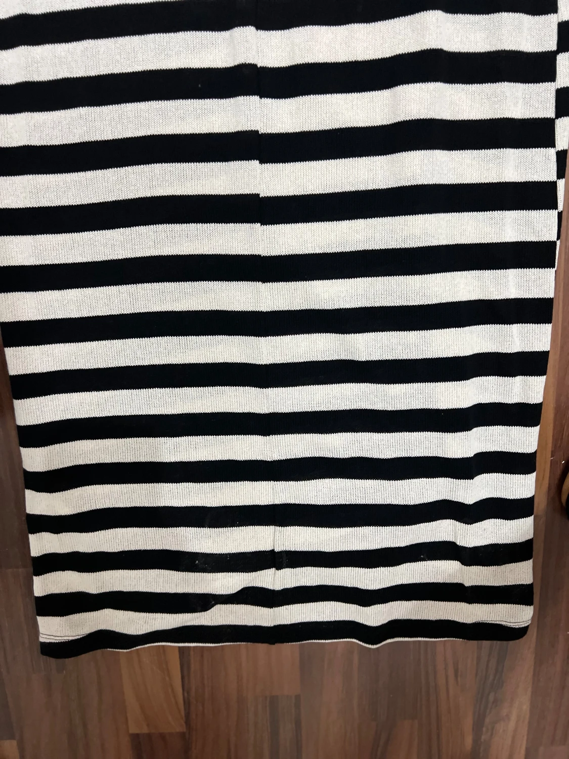 Svartvit långrandig klänning - 3