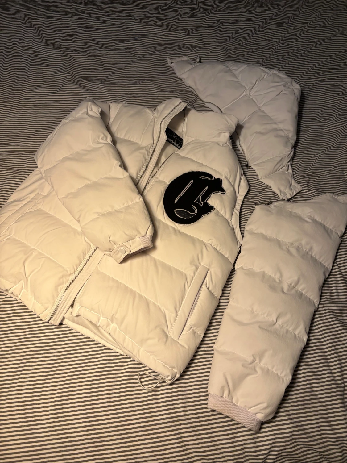 Vit pufferjacka från Corvidae - 1