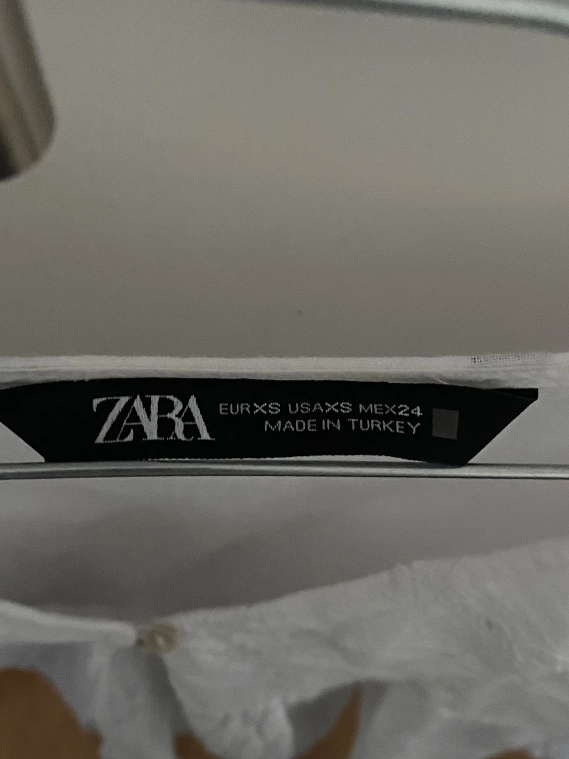 Vit blus  från Zara XS  - 1