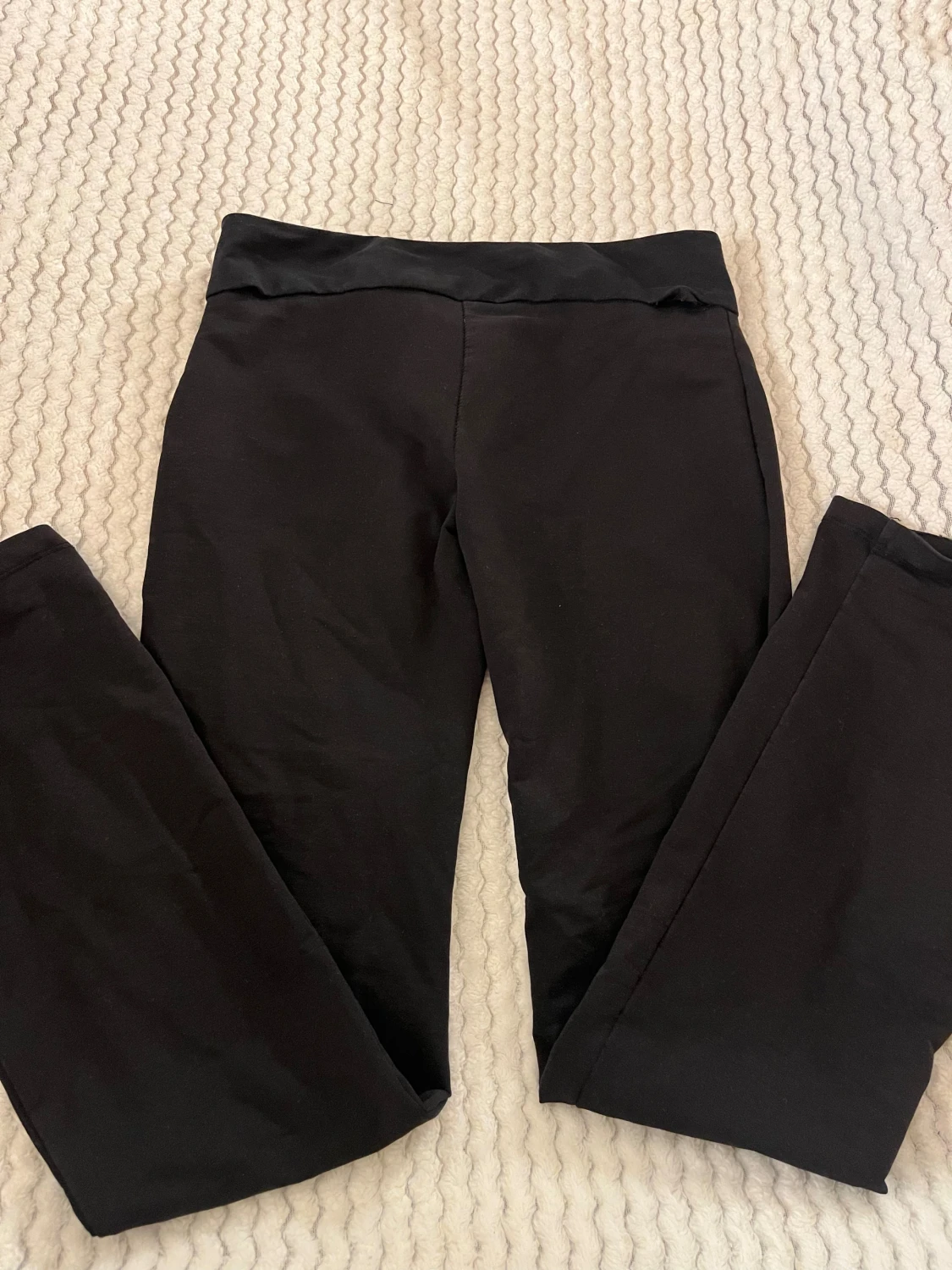 Svarta kostymbyxor från Nelly  - 1