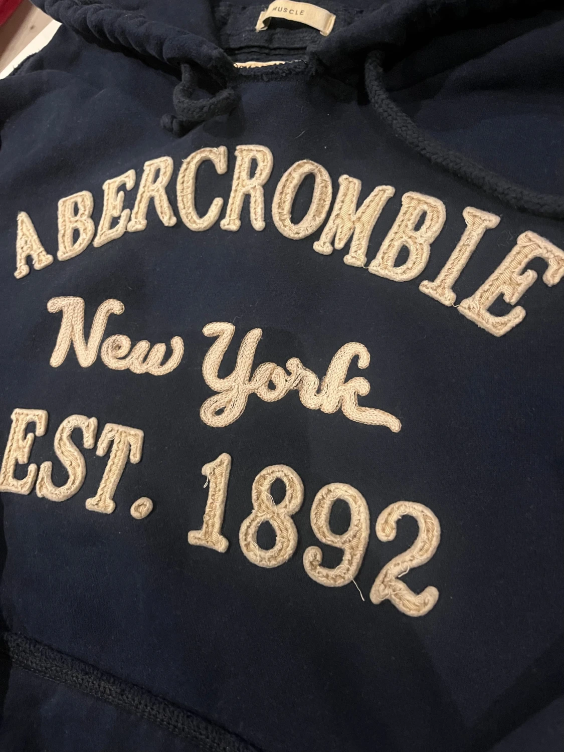 Abercrombie & Fitch mörkblå hoodie  - 1