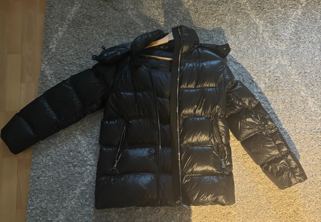 Svart pufferjacka från Massimo Dutti använd endast 5 gånger - 1