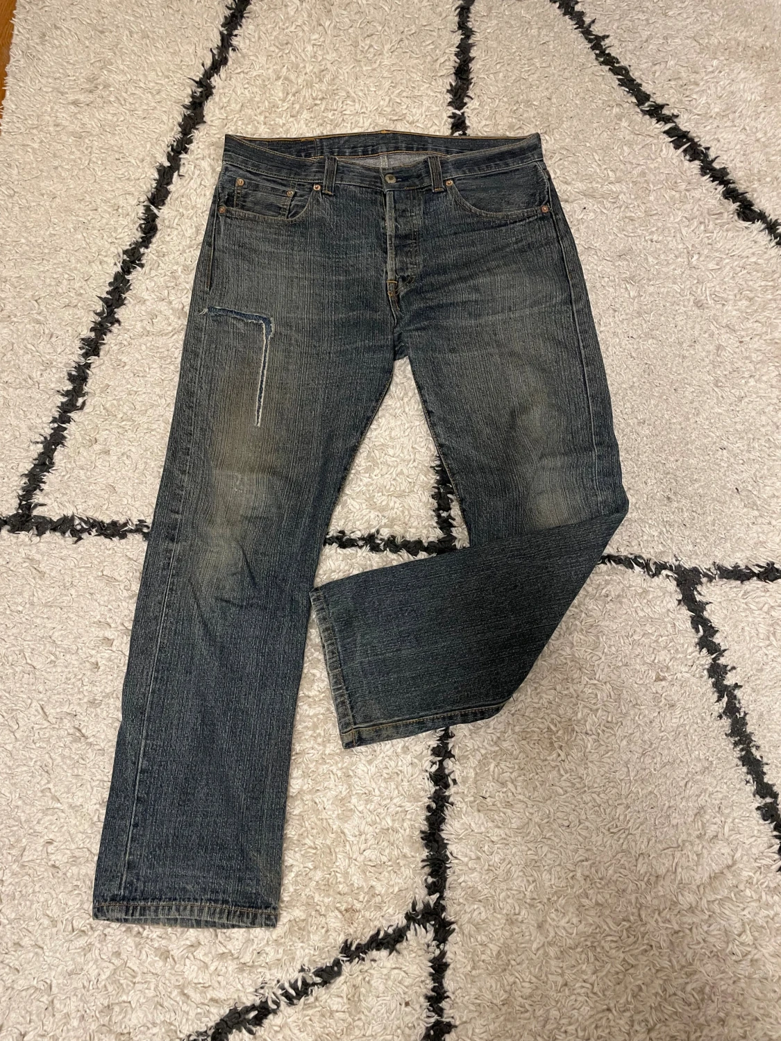 Levi's 501 blå jeans med slitning - 1
