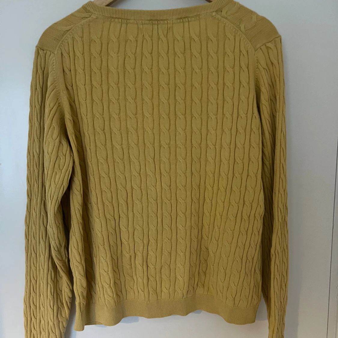 Gul kabel stickad kofta - 1