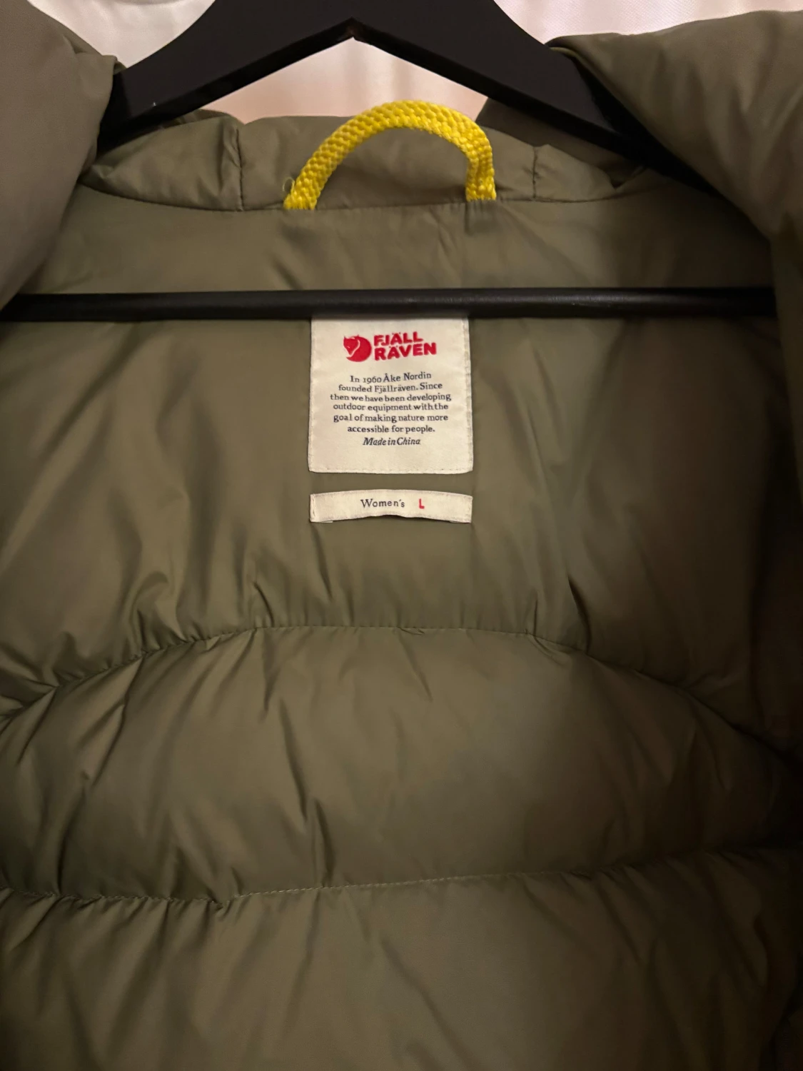 Olivgrön dunjacka från Fjällräven L - 2