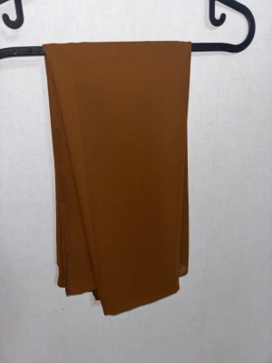 Hijab/slöja  - Orangebrun chiffon hijab från Istanbul 
