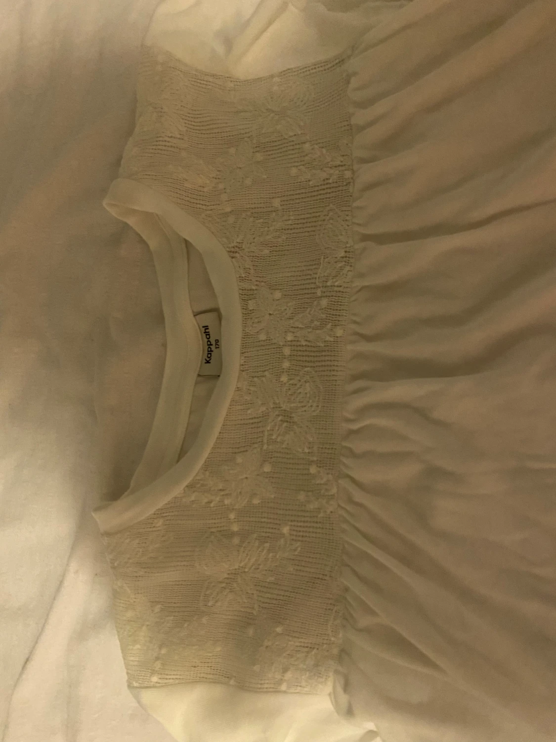 Vit blus med spets från Kappahl - 3