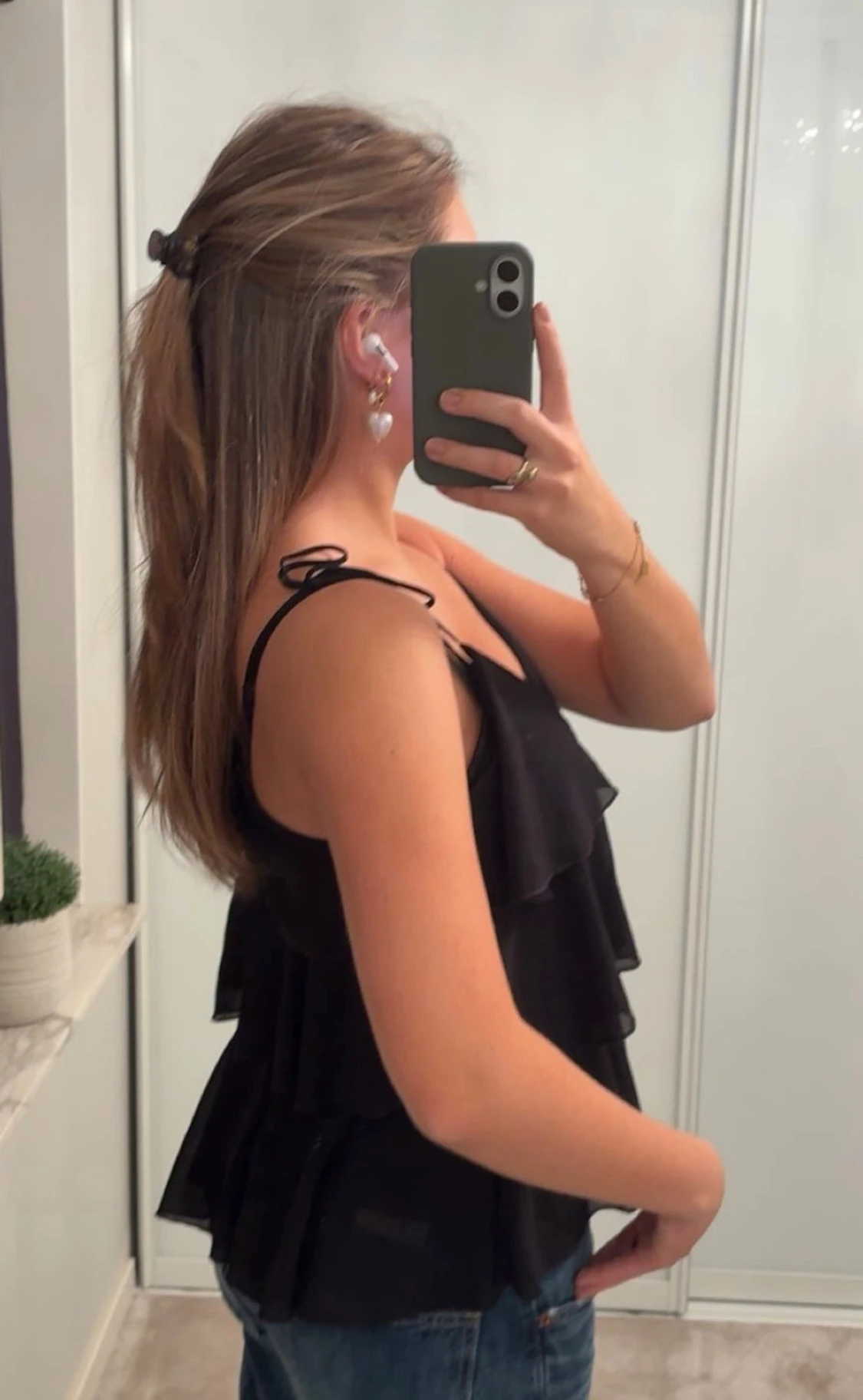 Svart volangtop från Elli White - 1