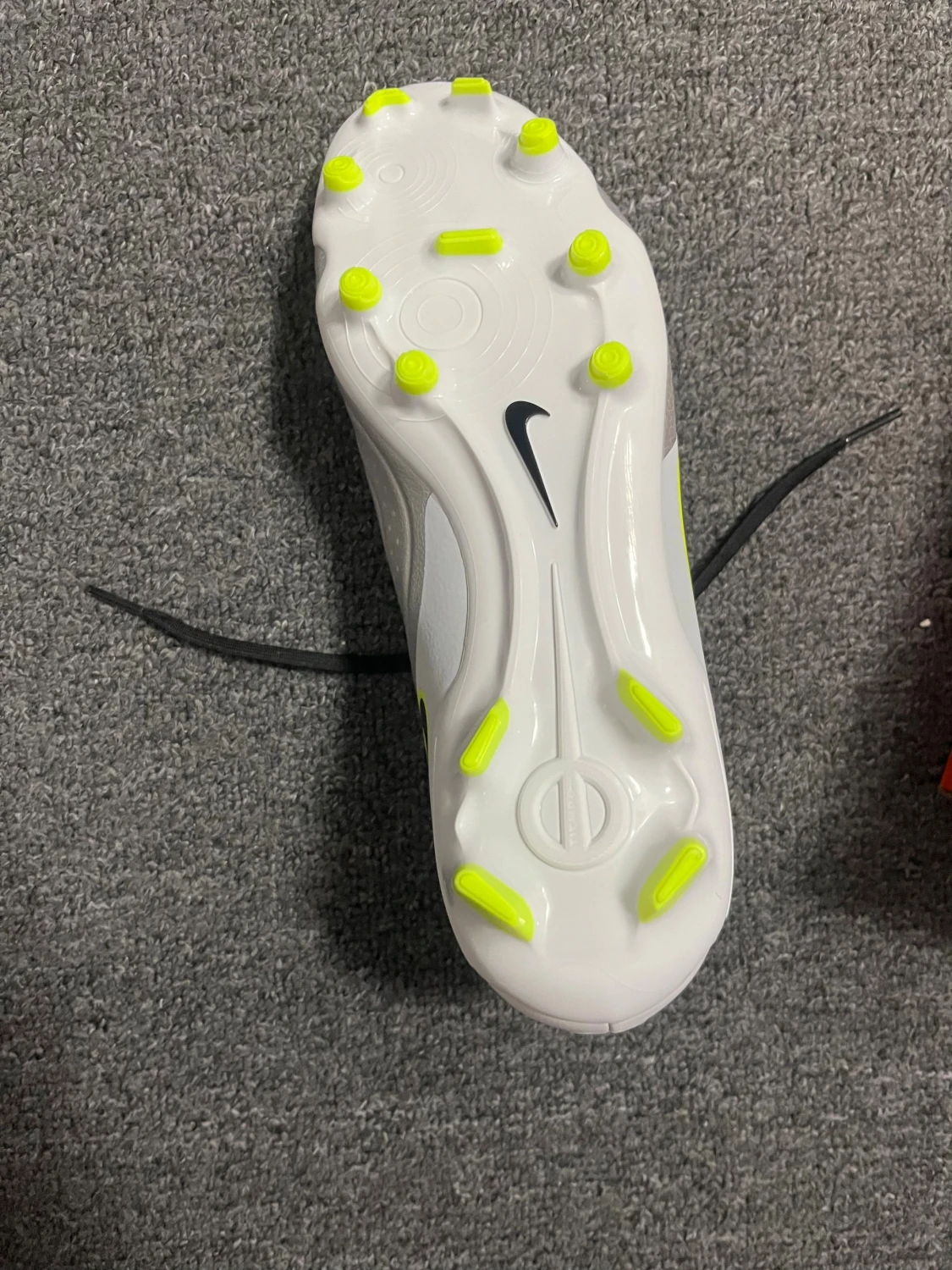 Nike Tiempo grå fotbollsskor - 3