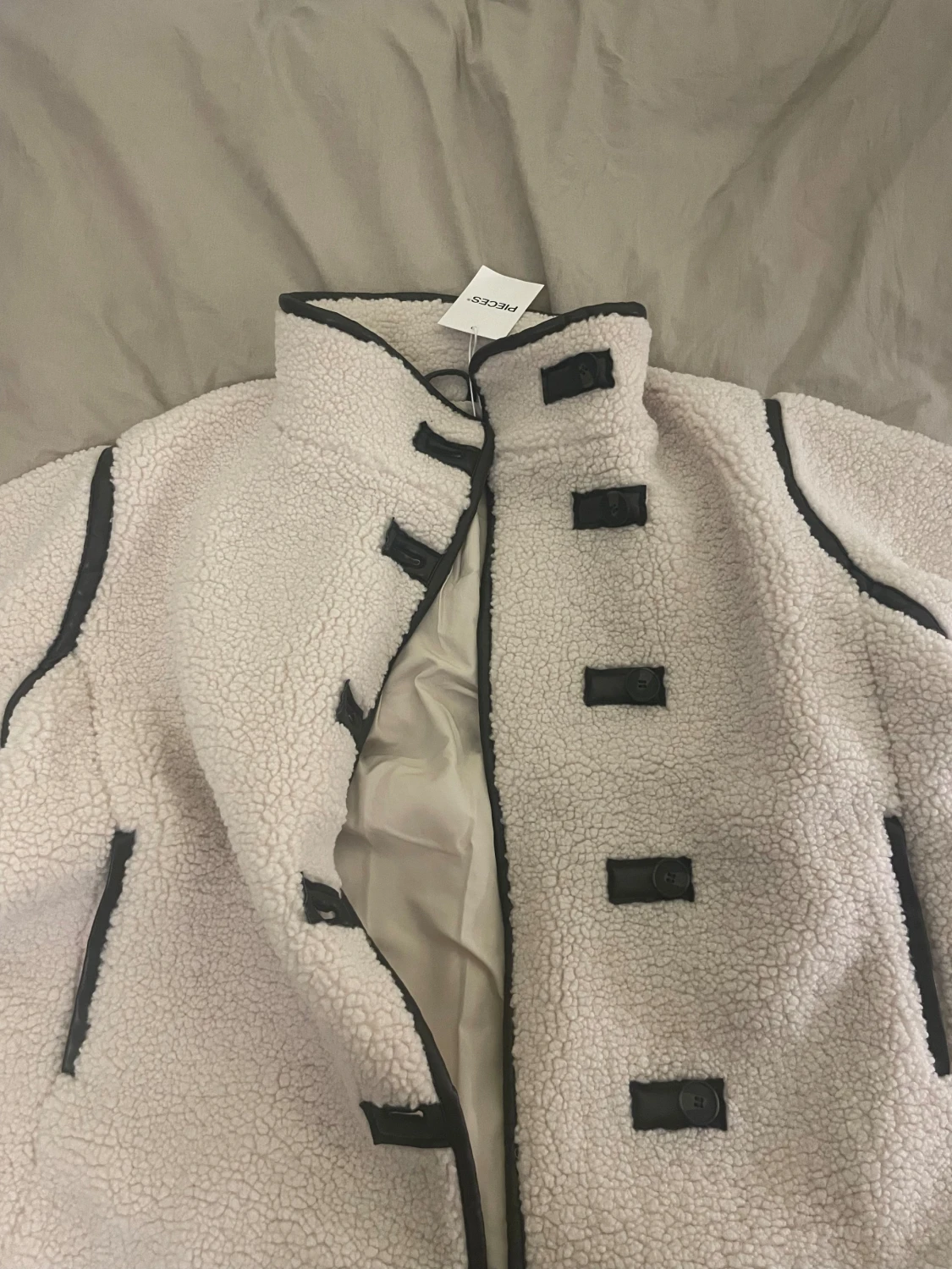 Vit/beige teddyjacka  - 4