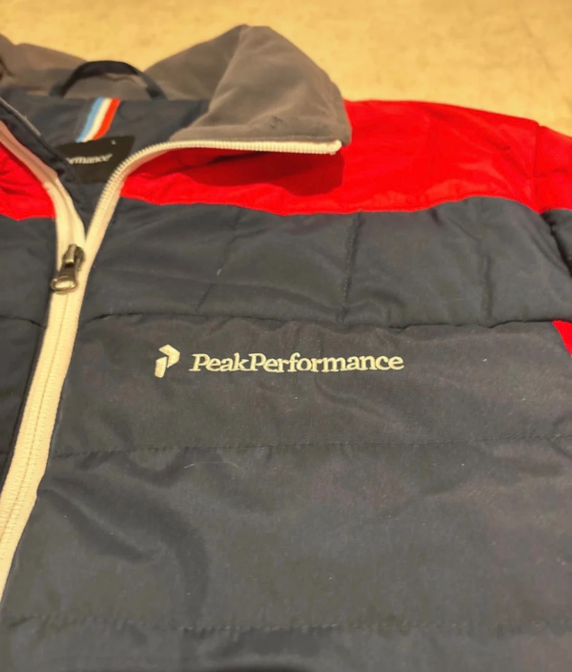 Peak Performance pufferjacka röd/blå L - 1