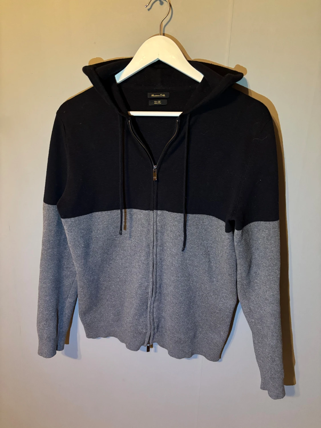 Svart och grå hoodie från Massimo Dutti - 1