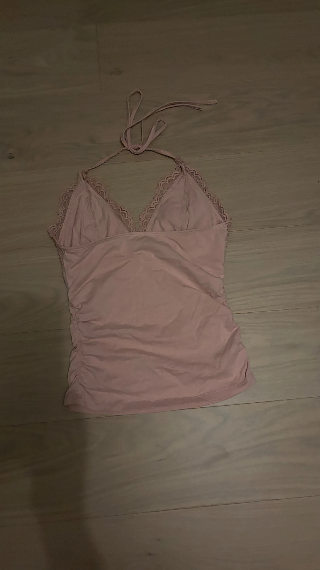 Rosa spetsdetaljerad linnetopp - 1