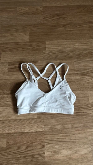 Vit Gymshark sport-bh  - Storlek S. 