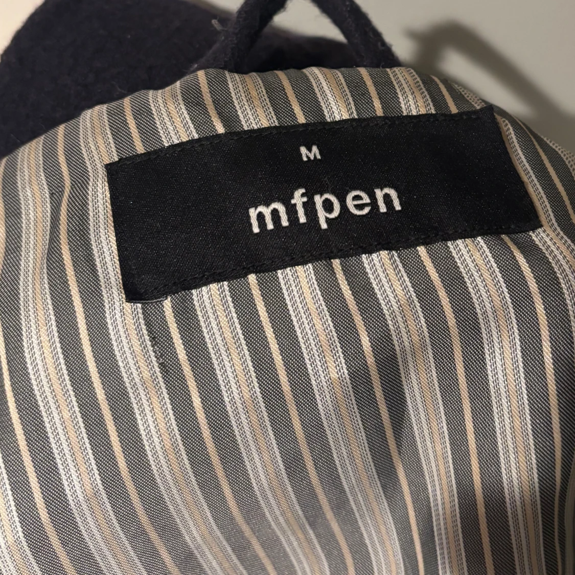 Svart ulljacka från mfpen - 4