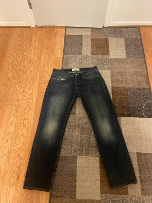 Dressmann jeans  - Dressmann jeans. Herr. Helt ny skick. Storlek 34/30. 280kr. Pris kan diskuteras! Endast seriösa köpare, tack. 
