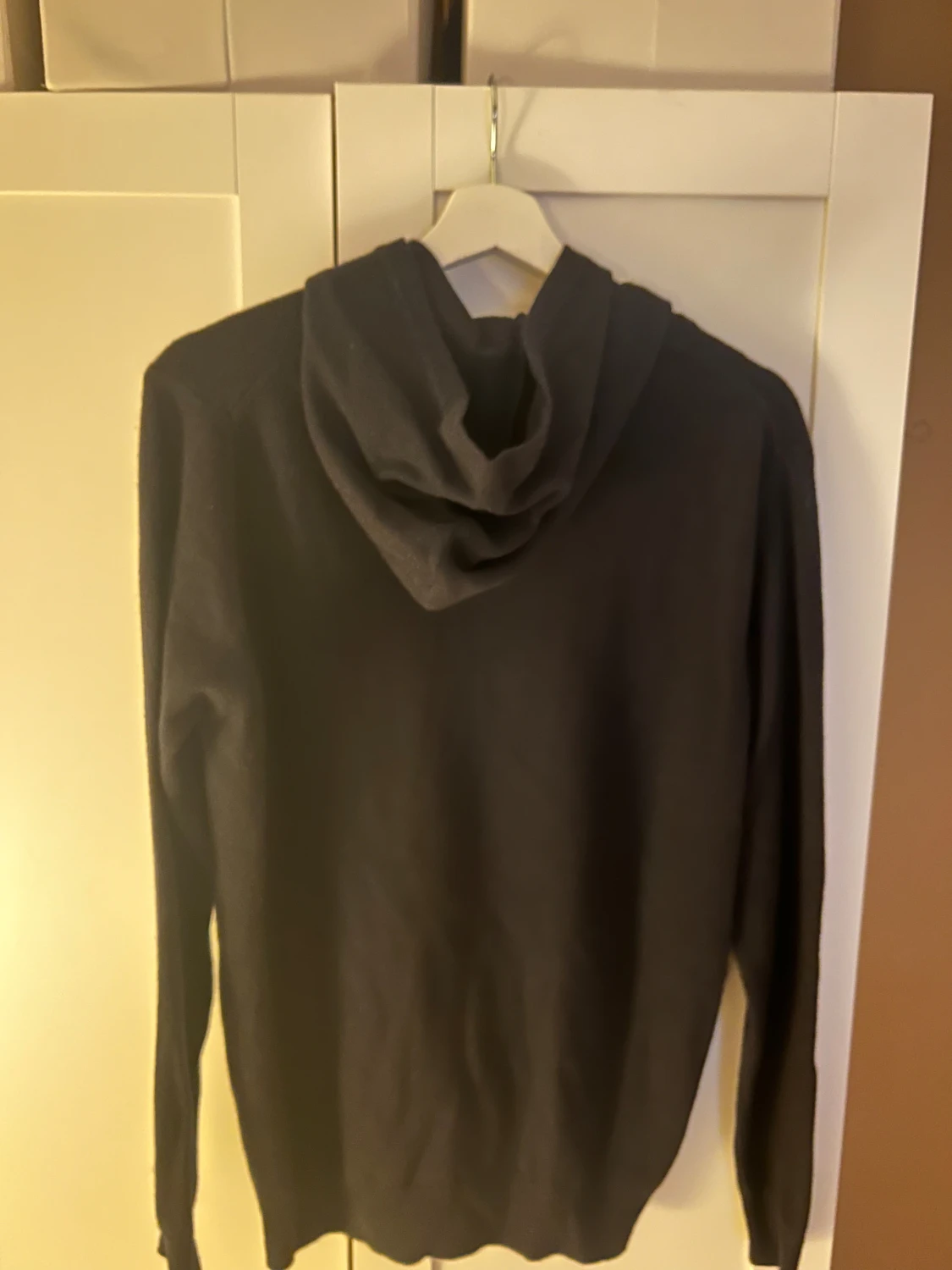 Blå  hoodie i kashmir från Oscar Jacobson - 1