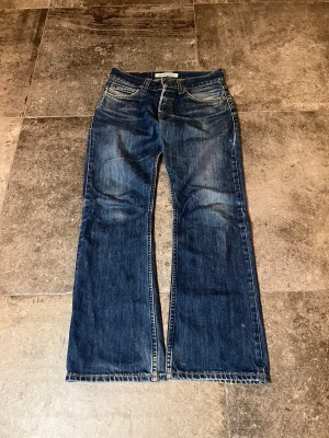 Vintage Bootcut Levi’s 512 Jeans - Tja! säljer mina vintage bootcuts i strlk 30/32, sjuk feta fades på dessa🫡🫡