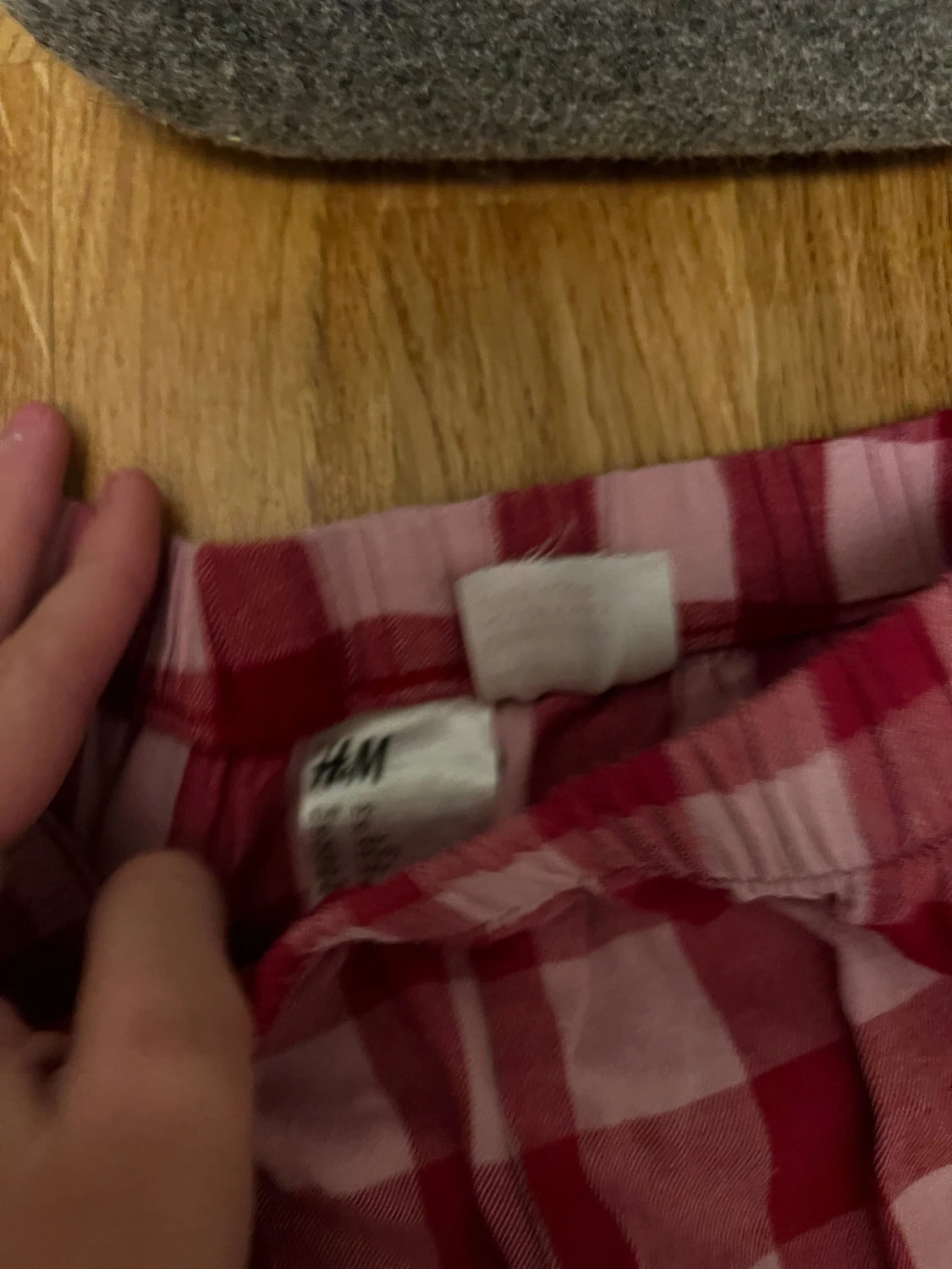 Röd- och rosa rutiga byxor H&M - 1