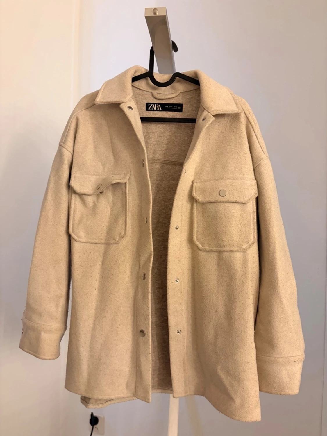 Beige overshirt från Zara